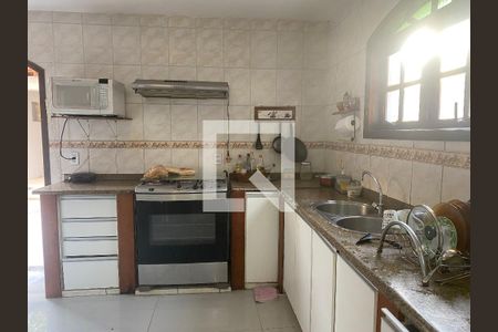 Casa de Condomínio para alugar com 6 quartos, 220m² em Vargem Pequena, Rio de Janeiro