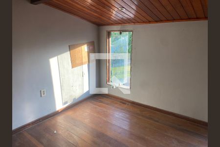 Casa de Condomínio para alugar com 6 quartos, 220m² em Vargem Pequena, Rio de Janeiro