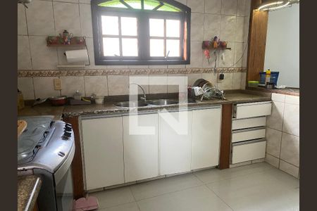 Casa de Condomínio para alugar com 6 quartos, 220m² em Vargem Pequena, Rio de Janeiro