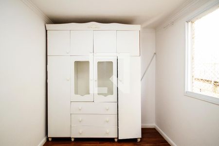 Quarto 1 de apartamento para alugar com 2 quartos, 47m² em Jardim Elizabete, Taboão da Serra