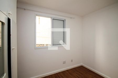 Quarto 1 de apartamento para alugar com 2 quartos, 47m² em Jardim Elizabete, Taboão da Serra
