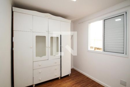 Quarto 1 de apartamento para alugar com 2 quartos, 47m² em Jardim Elizabete, Taboão da Serra