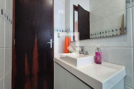 Banheiro de casa à venda com 3 quartos, 132m² em Parque Santa Bárbara, Campinas