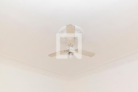 Sala de casa de condomínio para alugar com 2 quartos, 90m² em Irajá, Rio de Janeiro