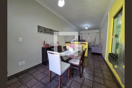 Casa à venda com 4 quartos, 199m² em Vila Paulo Silas, São Paulo
