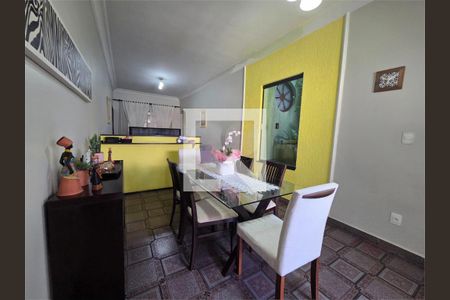 Casa à venda com 4 quartos, 199m² em Vila Paulo Silas, São Paulo