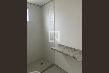 Banheiro de apartamento à venda com 2 quartos, 84m² em Vila Bandeirantes, São Paulo