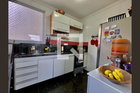 Apartamento à venda com 3 quartos, 85m² em Itamarati, Belo Horizonte