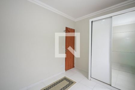 Quarto 1 de apartamento para alugar com 2 quartos, 45m² em Jardim Record, Taboão da Serra