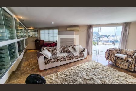 Sala  - 1 de apartamento à venda com 4 quartos, 660m² em Olaria, Rio de Janeiro