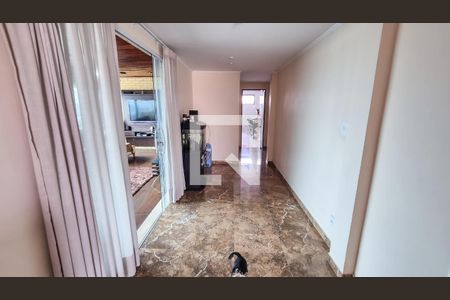 Corredor de apartamento à venda com 4 quartos, 660m² em Olaria, Rio de Janeiro