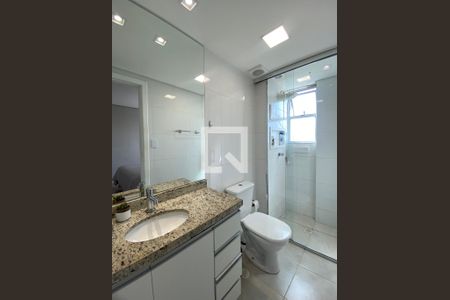 Banheiro da Suíte de apartamento à venda com 2 quartos, 42m² em Parque das Industrias, Betim