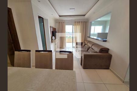 Sala de apartamento para alugar com 2 quartos, 77m² em Vila Tupi, Praia Grande