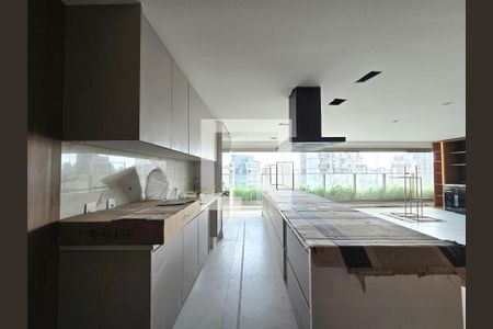 Cozinha de apartamento para alugar com 3 quartos, 150m² em Indianópolis, São Paulo