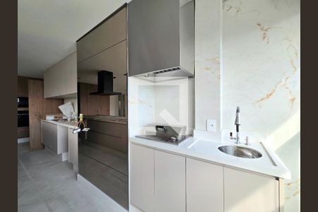 Cozinha de apartamento para alugar com 3 quartos, 150m² em Indianópolis, São Paulo