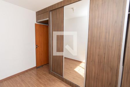Quarto 1 de apartamento para alugar com 2 quartos, 45m² em Solar do Barreiro, Belo Horizonte