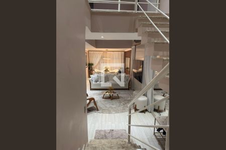 Escada de casa de condomínio para alugar com 4 quartos, 360m² em Suru, Barueri