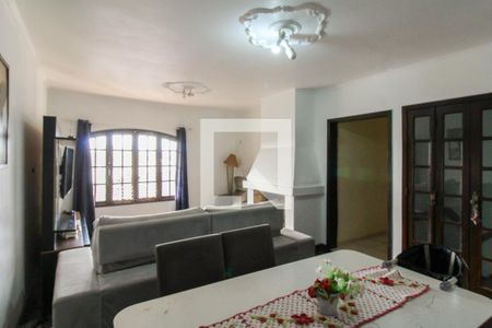 Sala de casa à venda com 6 quartos, 260m² em Rio Branco, Canoas