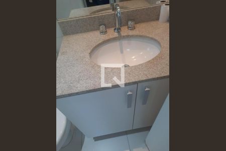 Banheiro de apartamento para alugar com 1 quarto, 50m² em Empresarial 18 do Forte, Barueri