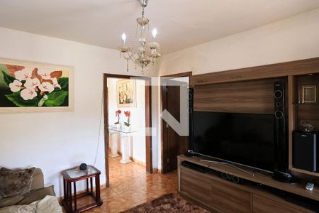 Sala de casa à venda com 3 quartos, 168m² em São Marcos, Belo Horizonte