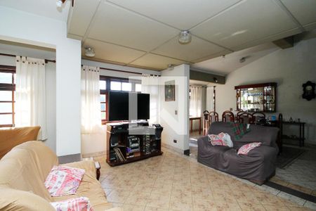 Sala de TV de casa de condomínio para alugar com 6 quartos, 270m² em Jardim Nomura, Cotia