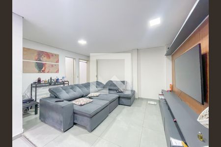 Sala (Casa 1) de casa à venda com 4 quartos, 200m² em Rochdale, Osasco
