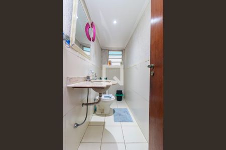 Lavabo de casa para alugar com 3 quartos, 216m² em Jardim Casablanca, São Paulo