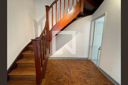 Sala de casa para alugar com 2 quartos, 110m² em Jardim Trussardi, São Paulo