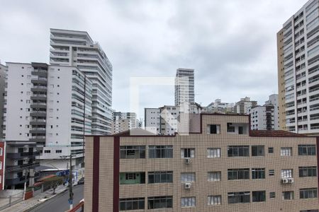 Vista da sala de apartamento para alugar com 1 quarto, 47m² em Canto do Forte, Praia Grande