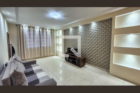 Sala de casa à venda com 4 quartos, 450m² em Irajá, Rio de Janeiro