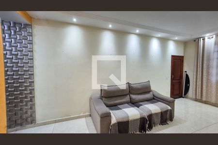 Sala de casa à venda com 4 quartos, 450m² em Irajá, Rio de Janeiro