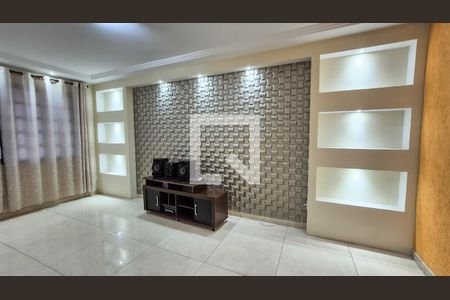 Sala de casa à venda com 4 quartos, 450m² em Irajá, Rio de Janeiro
