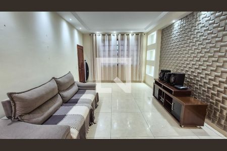 Sala de casa à venda com 4 quartos, 450m² em Irajá, Rio de Janeiro