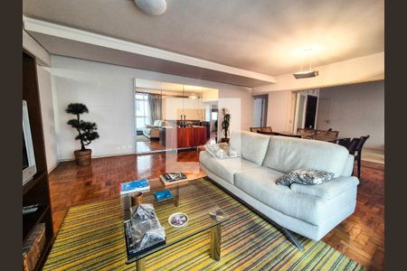 Sala de apartamento à venda com 3 quartos, 135m² em Higienópolis, São Paulo