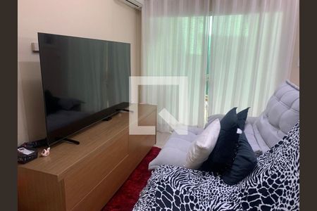 Sala de casa de condomínio à venda com 2 quartos, 110m² em Conceicao, Osasco