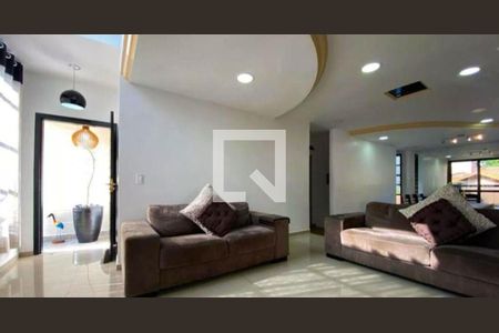 Casa à venda com 3 quartos, 250m² em Jardim Monte Alegre, Taboão da Serra