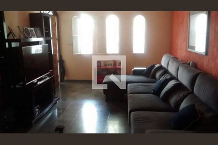 Casa à venda com 4 quartos, 300m² em Vila Carrão, São Paulo
