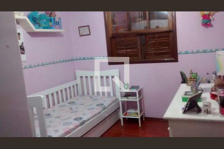 Casa à venda com 4 quartos, 300m² em Vila Carrão, São Paulo