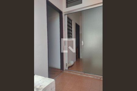Casa à venda com 4 quartos, 200m² em Jardim Maria Rosa, Taboão da Serra