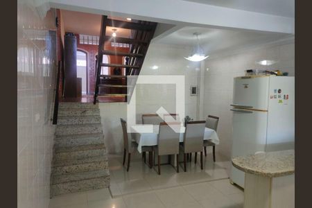 Casa à venda com 3 quartos, 269m² em Jardim Monte Alegre, Taboão da Serra