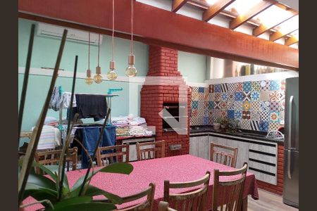 Casa à venda com 3 quartos, 156m² em Rio Pequeno, São Paulo
