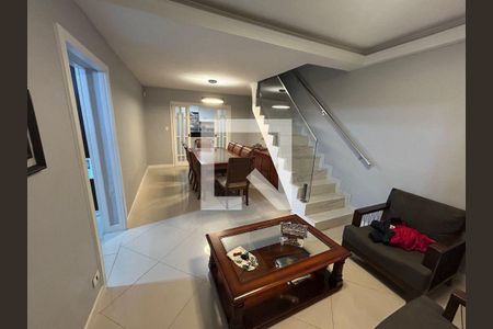 Casa à venda com 3 quartos, 220m² em Jardim Ivana, São Paulo