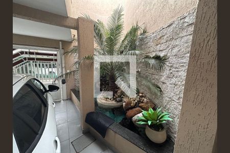 Casa à venda com 3 quartos, 220m² em Jardim Ivana, São Paulo