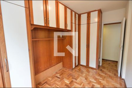 Quarto 1 de apartamento para alugar com 2 quartos, 55m² em Grajaú, Rio de Janeiro