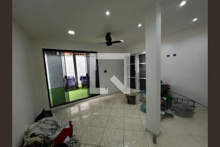 Casa para alugar com 2 quartos, 300m² em Abolição, Rio de Janeiro