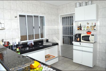 Cozinha de casa à venda com 3 quartos, 120m² em Vitoria, Belo Horizonte