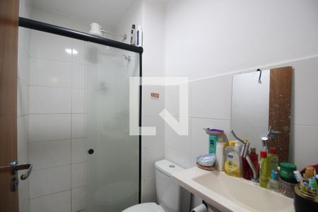Banheiro de apartamento para alugar com 2 quartos, 46m² em Taquara, Rio de Janeiro
