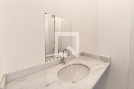 Banheiro de apartamento para alugar com 1 quarto, 33m² em Parque Industrial, Campinas