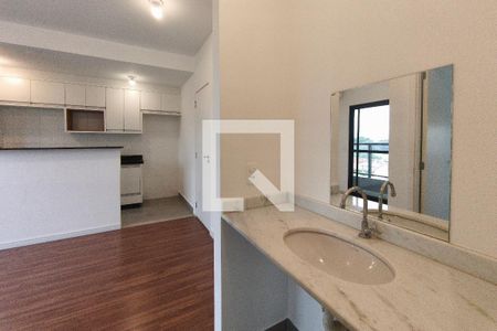 Banheiro de apartamento para alugar com 1 quarto, 33m² em Parque Industrial, Campinas