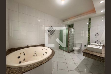 Suíte 1 - Banheiro de casa de condomínio para alugar com 4 quartos, 300m² em Vargem Pequena, Rio de Janeiro